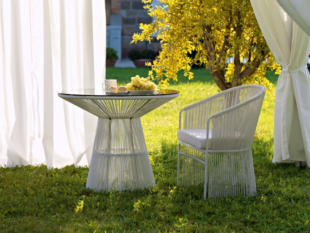 Комплект ротанговой мебели кресла и столик со стеклом