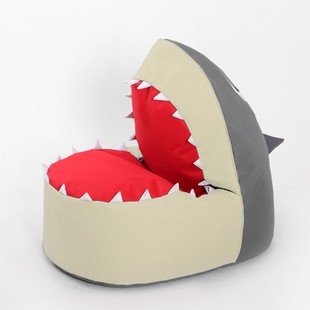 Оригинальное кресло в виде акулы