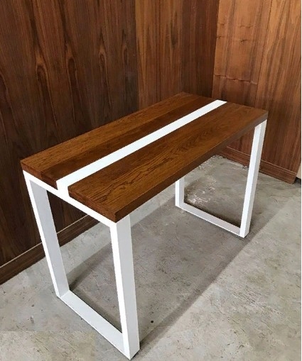 Купить Стильный стол из массива дерева