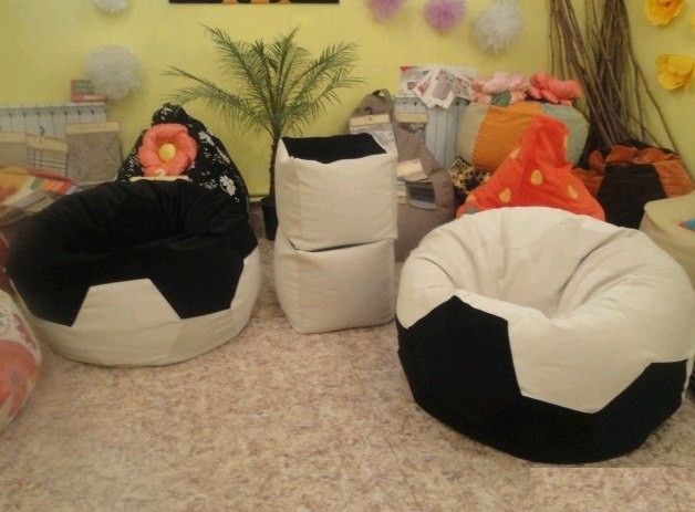 Кресло мешок мяч из ткани велюр молочный+чёрный
