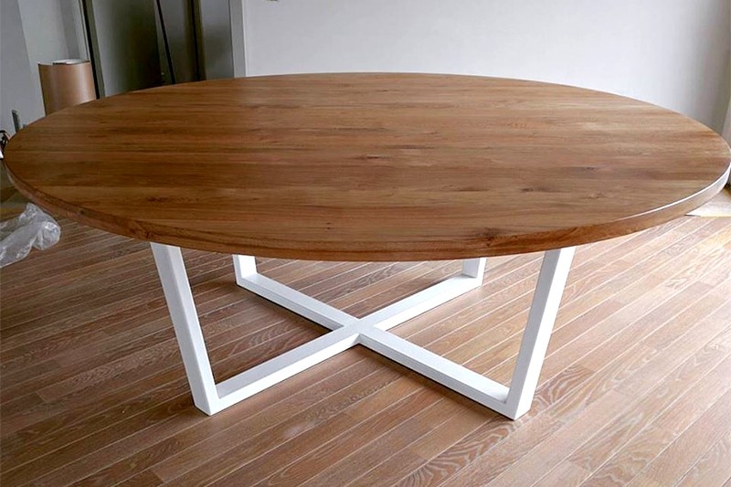 Круглый кухонный стол из массива бука