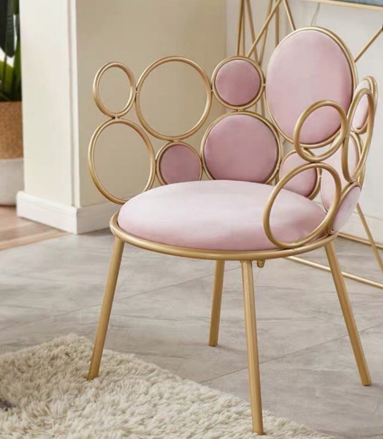 Дизайнерский стул в модерн стиле