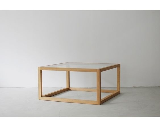 Купить изысканный столик со стеклянной столешницей из дерева