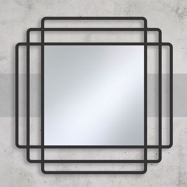 Настенное зеркало необычной формы