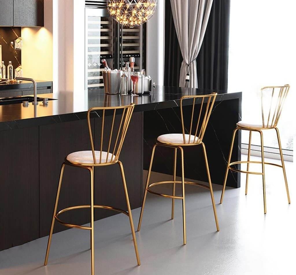 Высокий барный стул в золотом цвете стиль LOFT