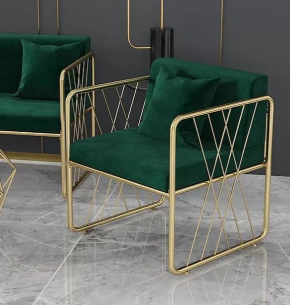 Купить кресло в стиле лофт в золотом цвете для гостиной