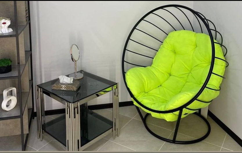 Кресло кокон напольное из металла в стиле LOFT для зоны ожидания в салоне красоты