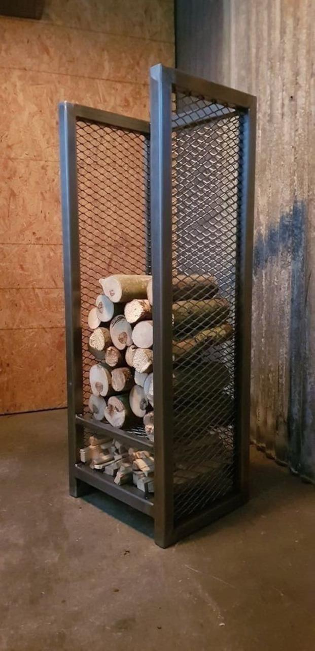 Стеллаж для дров с закрытыми стенками в стиле лофт