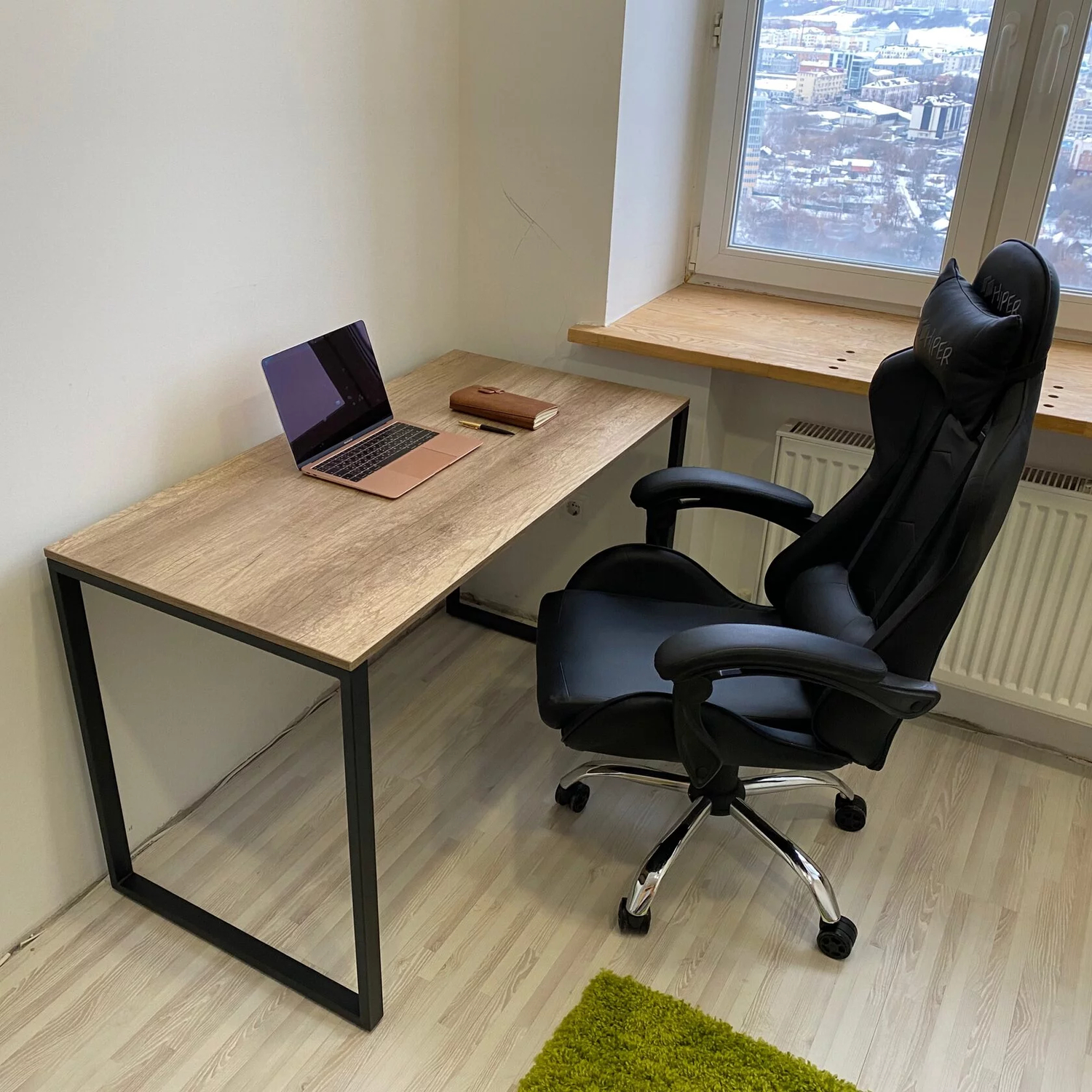 Недорогой письменный стол в стиле лофт для рабочего кабинета