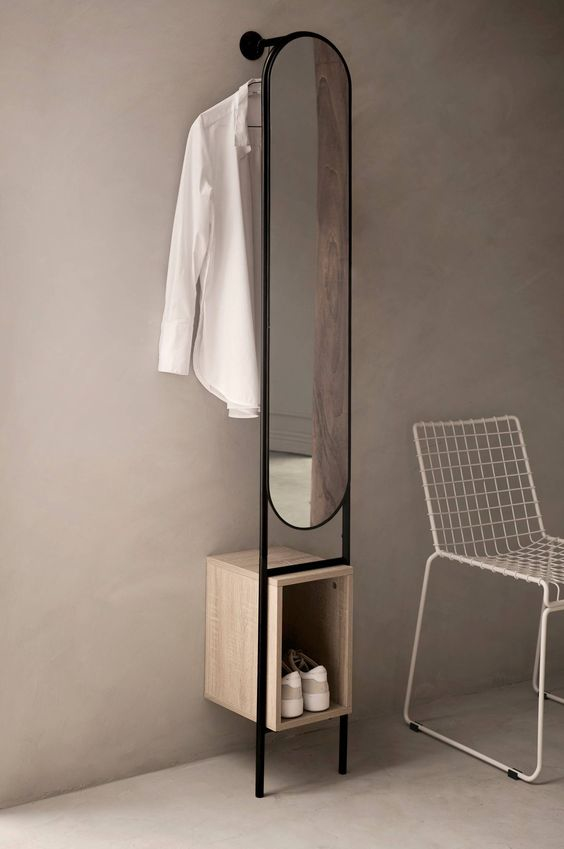 Полочка лофт с встроенным зеркалом для прихожей комнаты