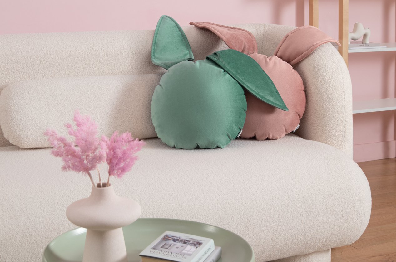 Купить розовую подушку интерьерную для детской комнаты в Украине