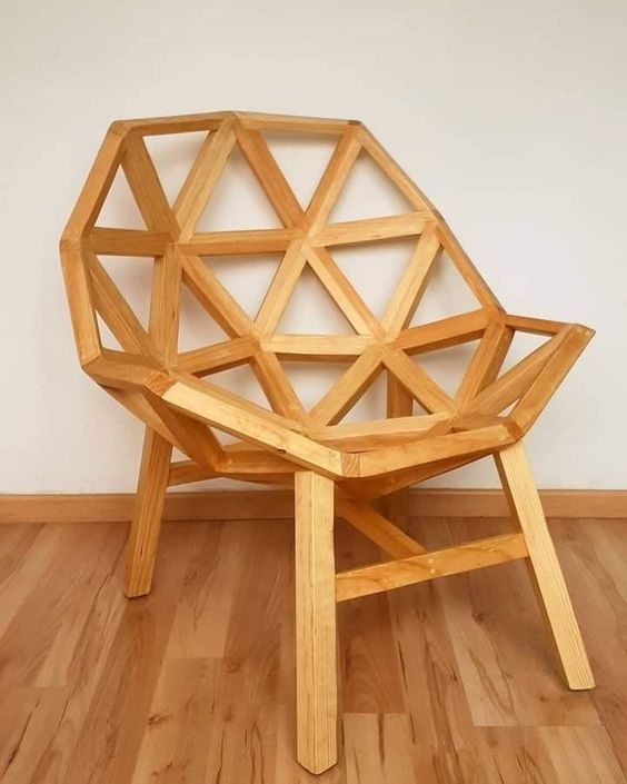 Купить деревянное кресло в виде сферы в стиле минимализм