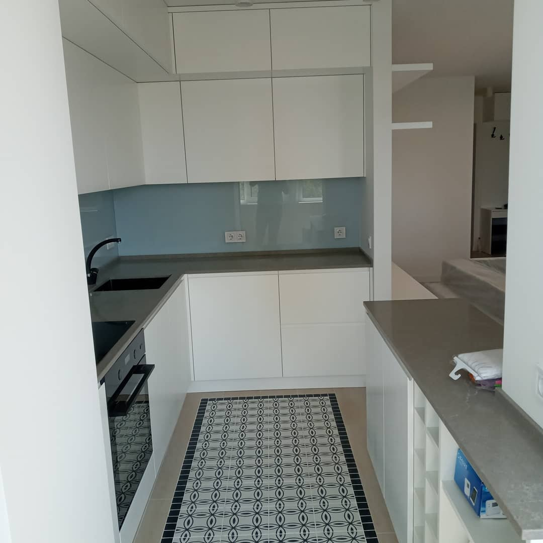 Купить п-образную под заказ в Днепре с монтажем под ключ