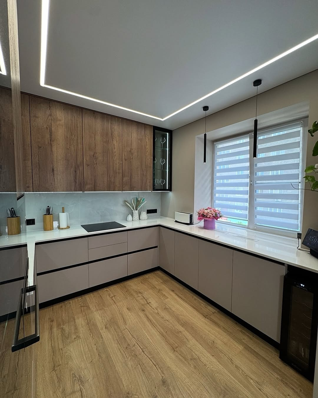 Купить кухню п-образную с винным шкафом в Днепре под ключ