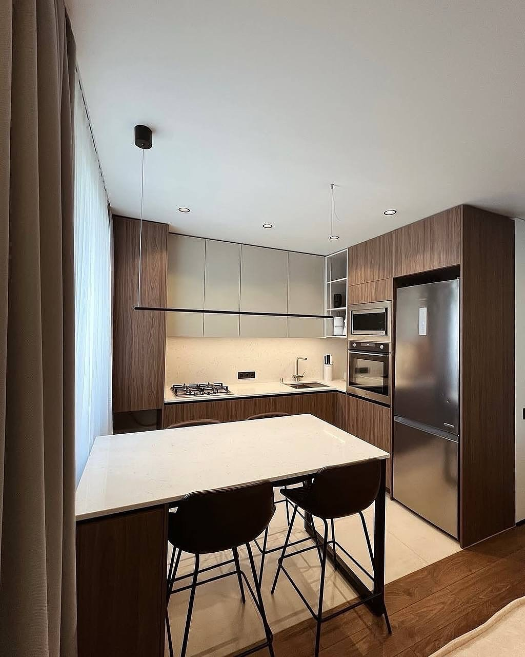 Маленькая угловая кухня в стиле лофт под дерево в Днепре