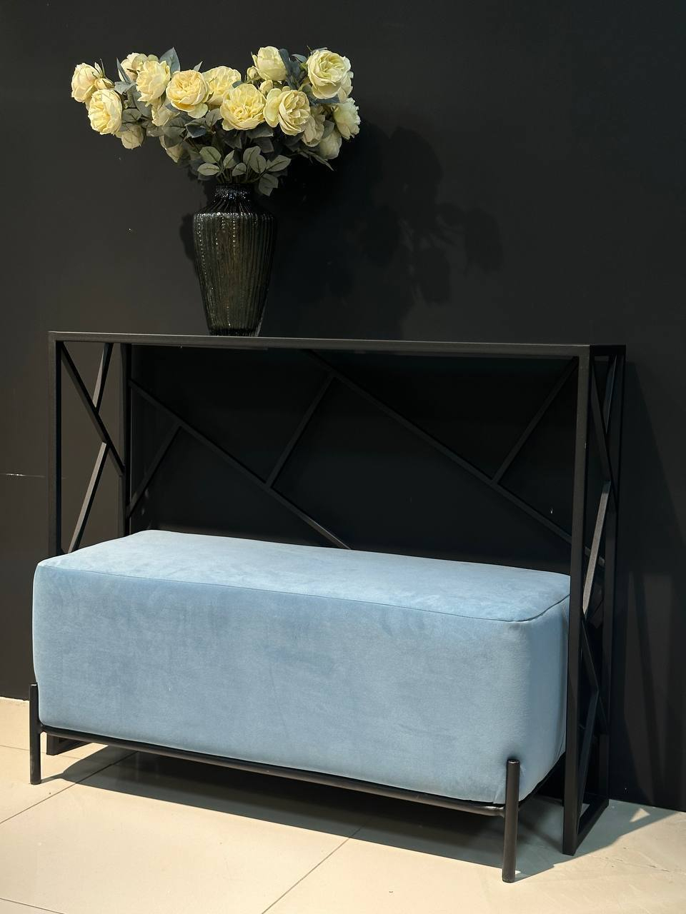 Пуф для спальни под консоль