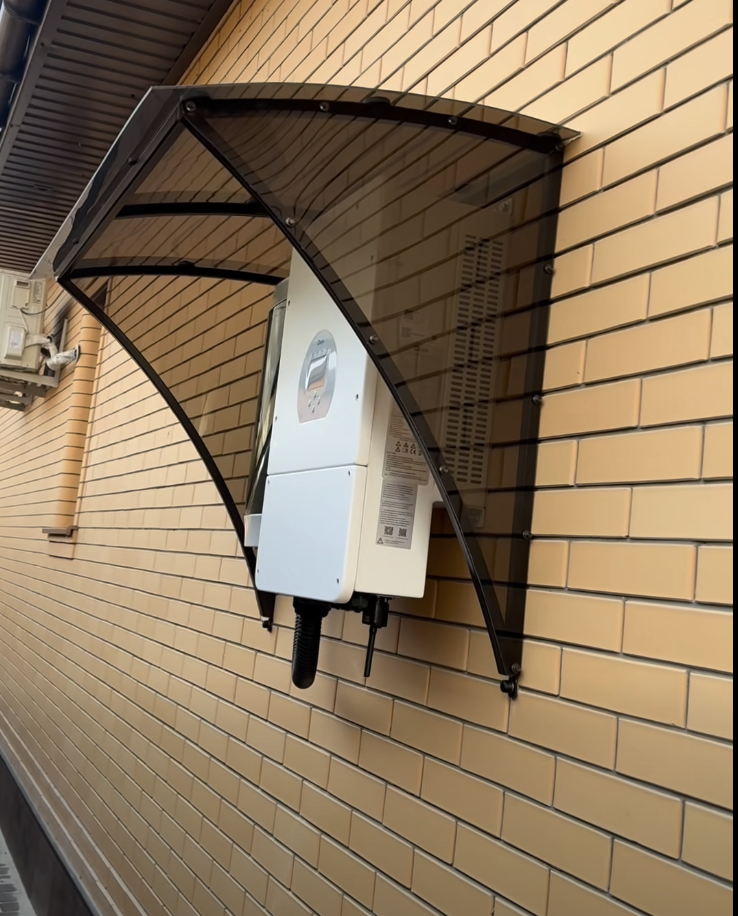 Купить защитный козырек для инвертора и АКБ уличный из монолитного поликабоната в стиле LOFT