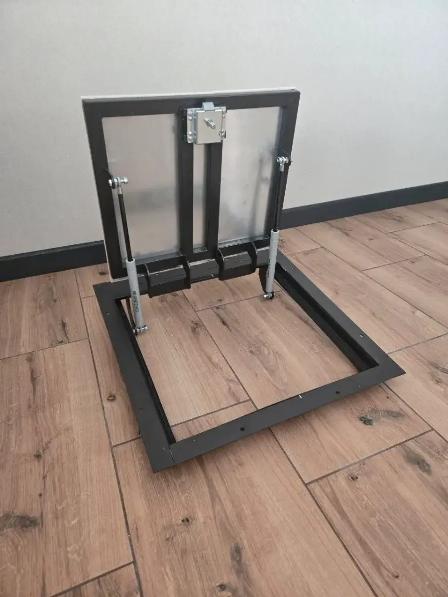 Купить напольный ревизионный люк усиленный с амортизаторами в Украине