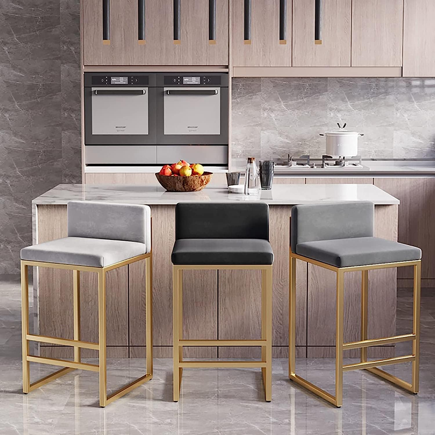 Купить барный стул со спинкой для классического интерьера